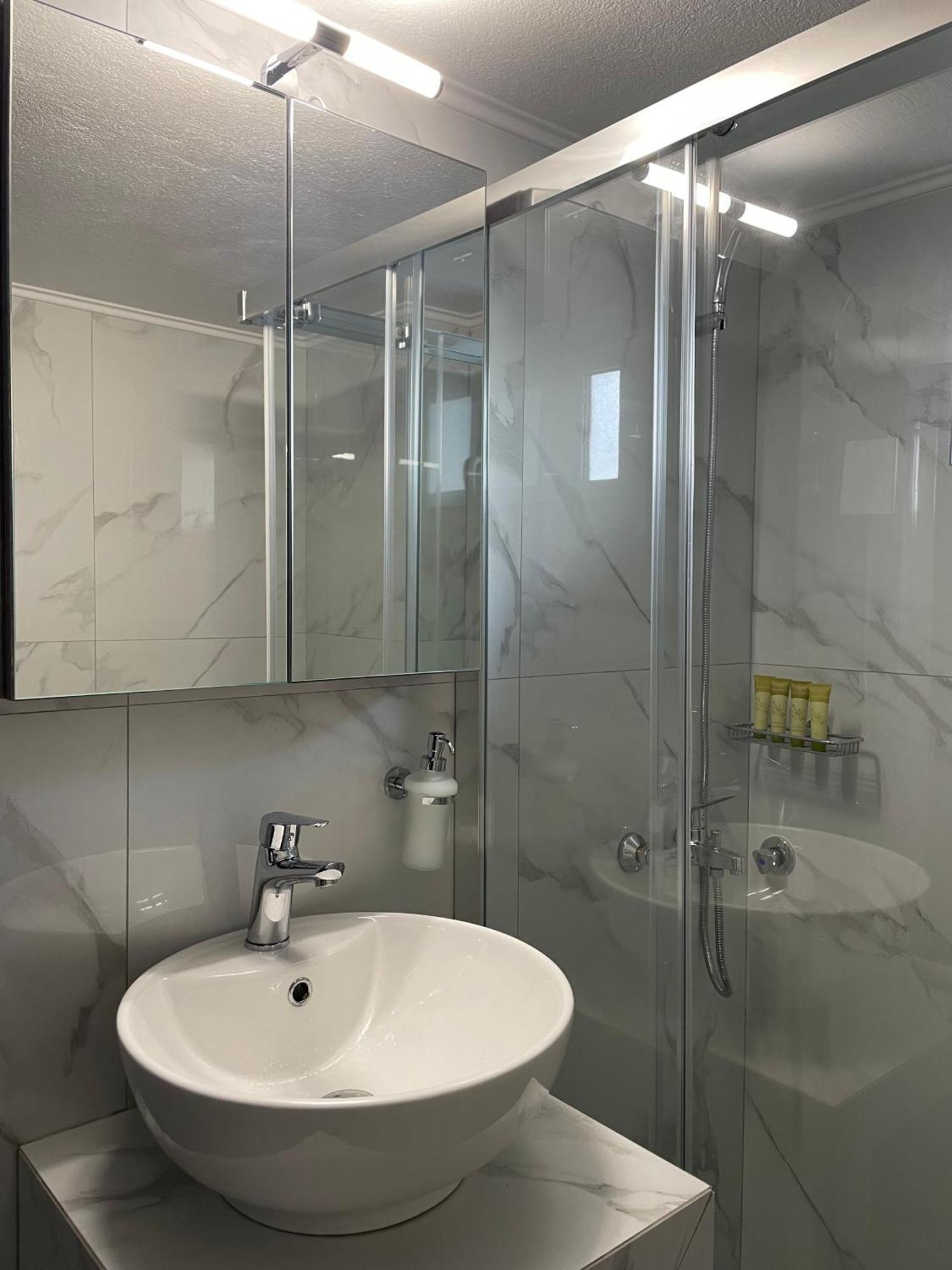 Dt Luxury Apartment Néa Péramos Esterno foto