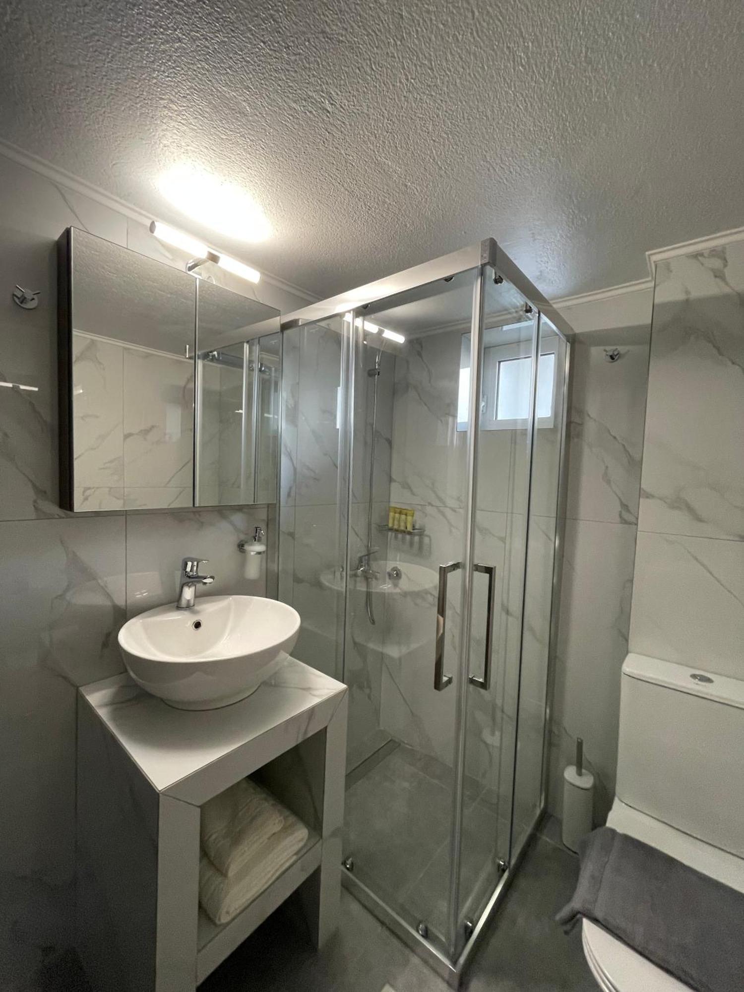 Dt Luxury Apartment Néa Péramos Esterno foto